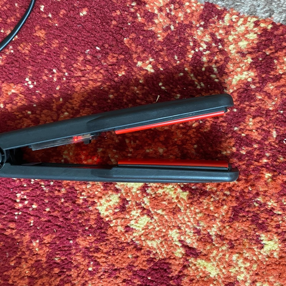 FHI HEAT Platform 1 1/4 Inch Professional Ceramic Tourmaline Styling Iron